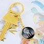 Romantic Couple in Love Keychain Round , Valentines Day, Birthday, Anniversary Gift for Husband Wife Girlfriend Boyfriend